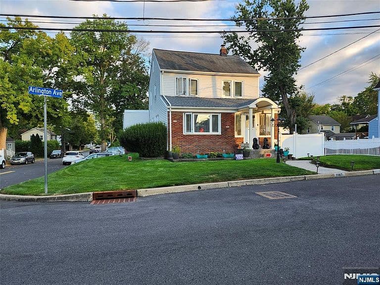 Listing photo 4