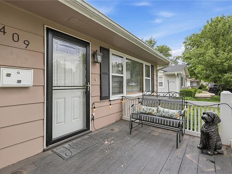 Listing photo 4