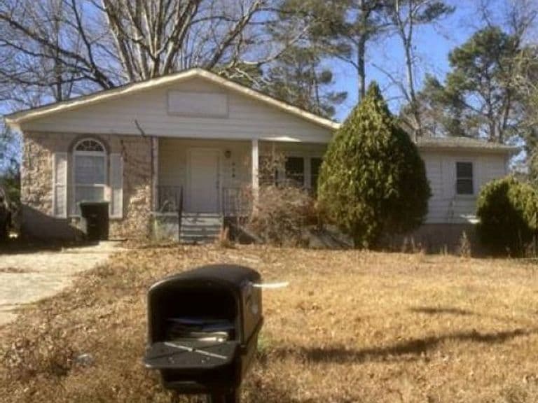 Listing photo 2