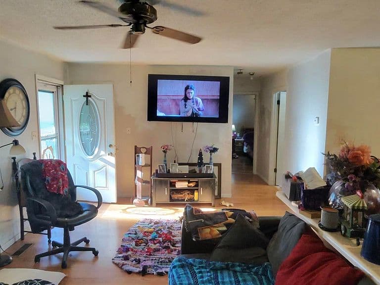Listing photo 5