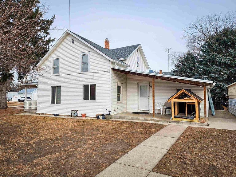 Listing photo 2