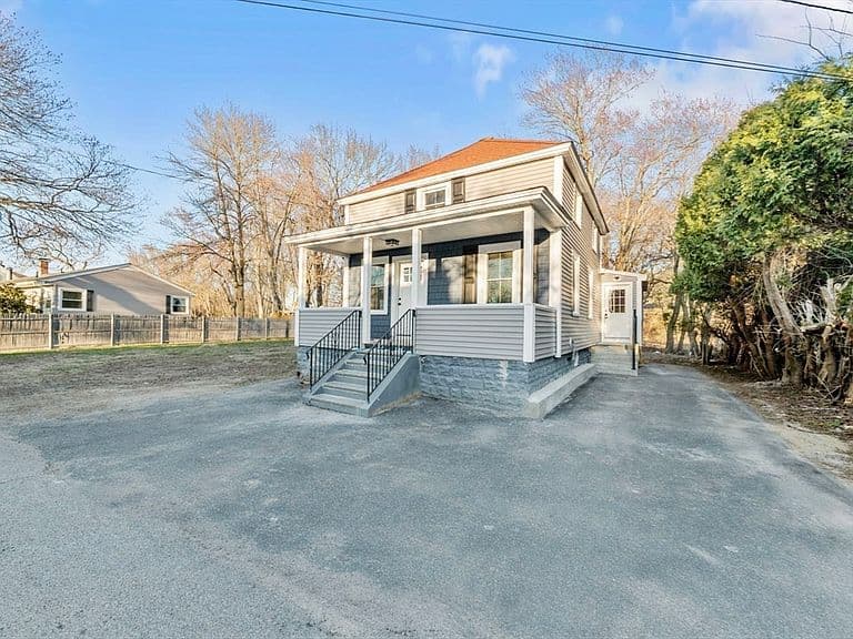 Listing photo 2