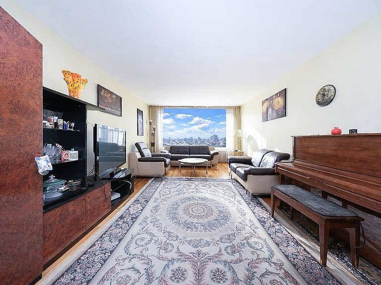Listing photo 5