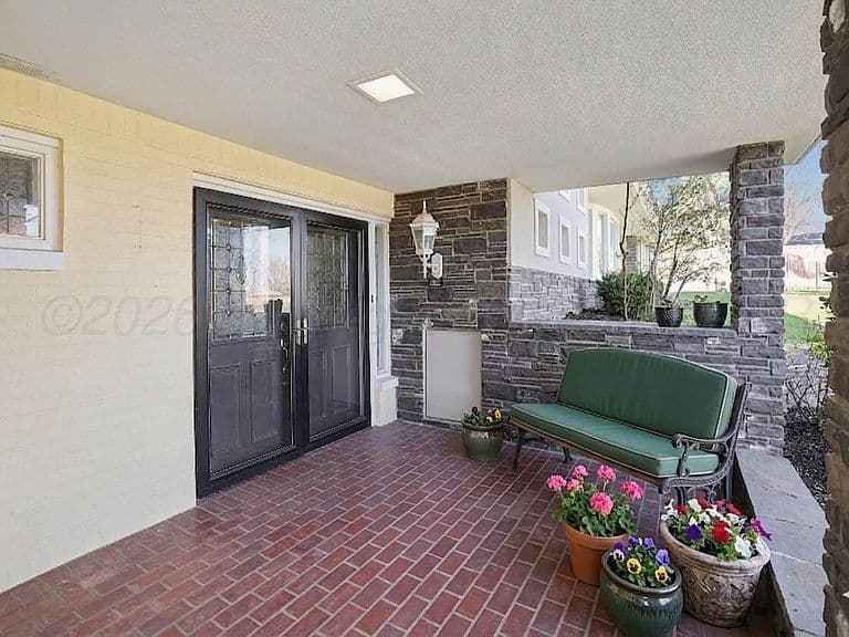 Listing photo 4