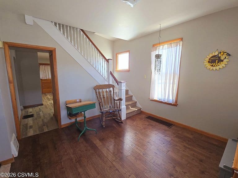 Listing photo 5