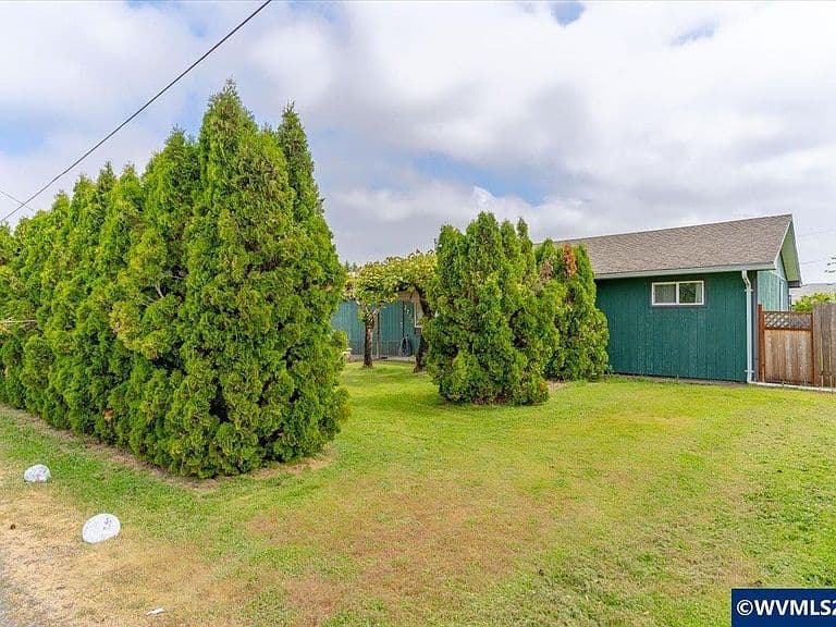 Listing photo 4