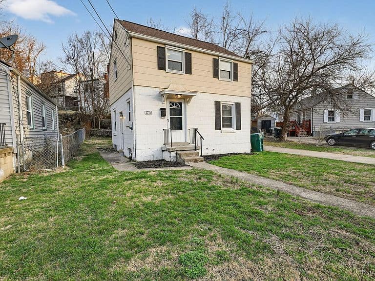 Listing photo 3