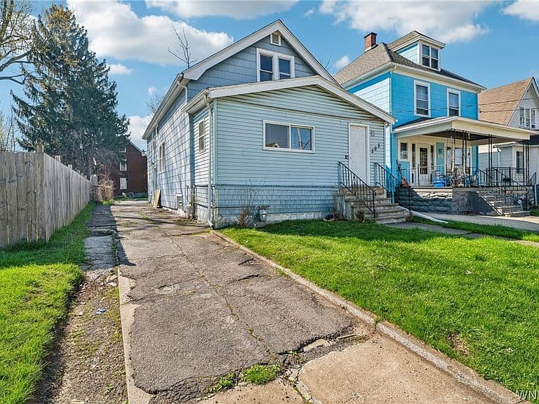 Listing photo 5