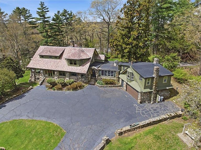 Listing photo 3