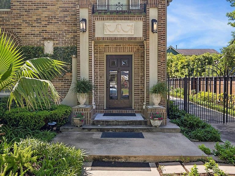 Listing photo 3