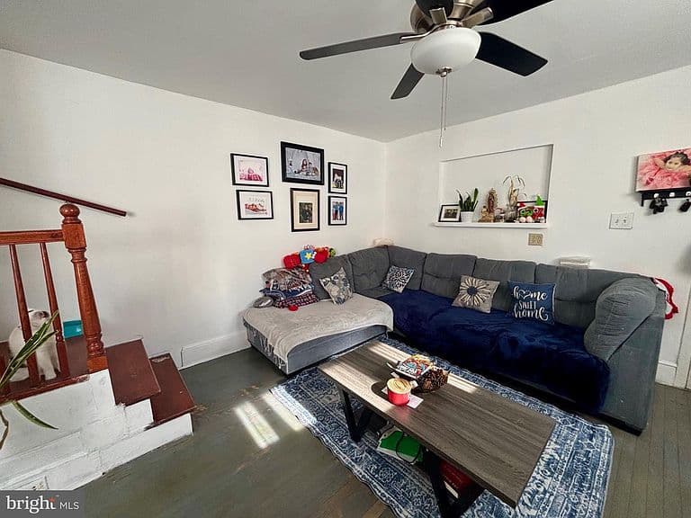 Listing photo 2