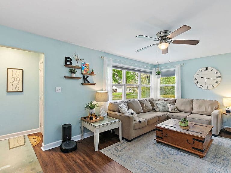 Listing photo 4