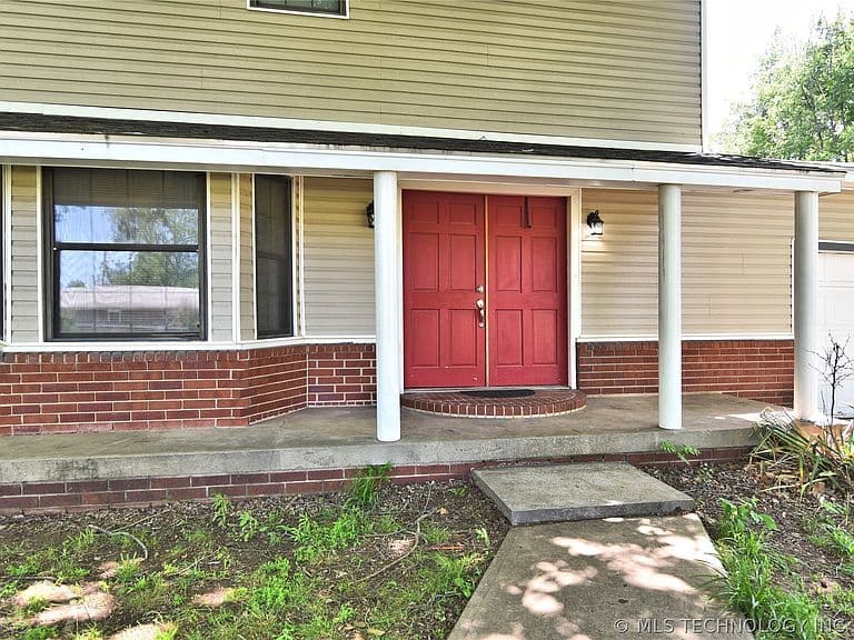Listing photo 3