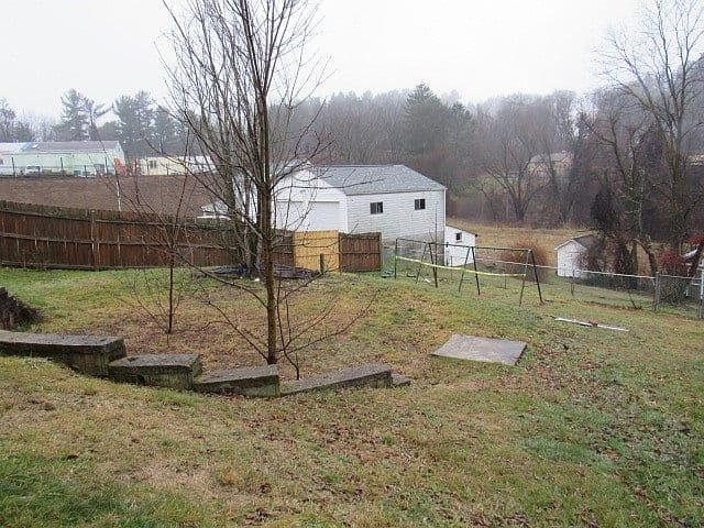 Listing photo 5