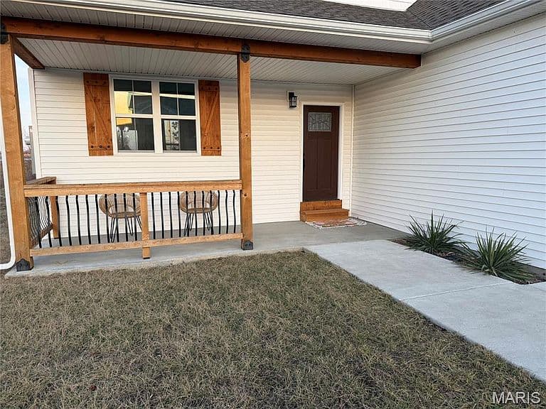 Listing photo 3
