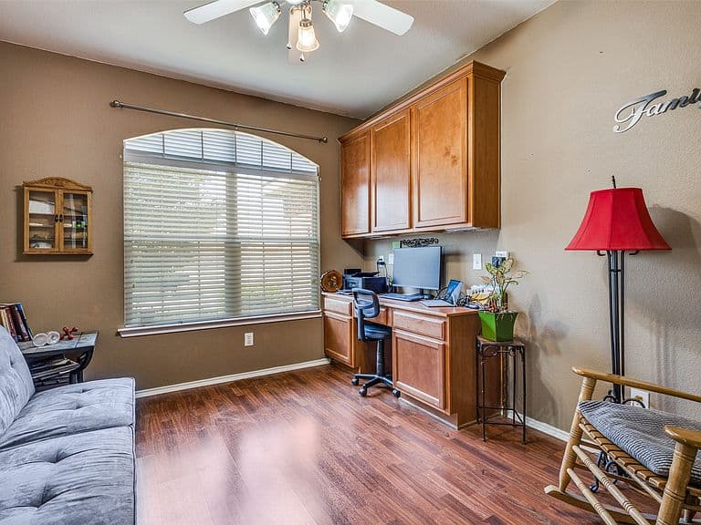 Listing photo 4