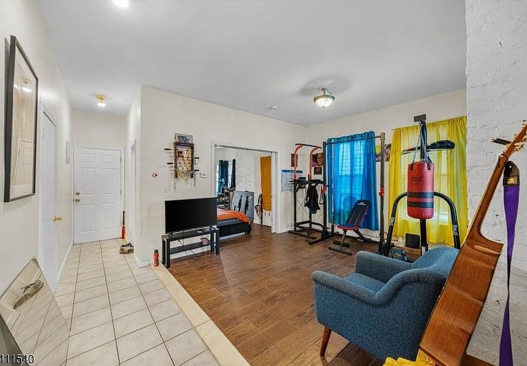Listing photo 5