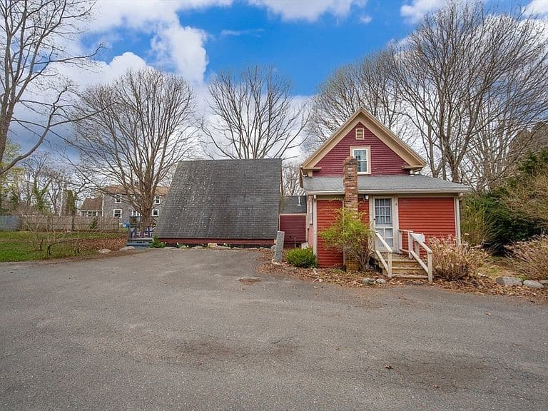 Listing photo 2