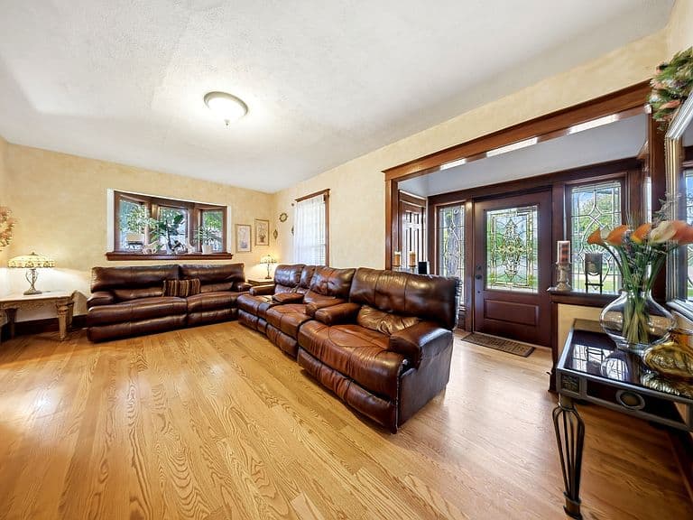 Listing photo 5