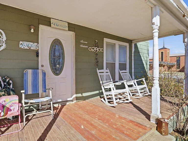 Listing photo 3