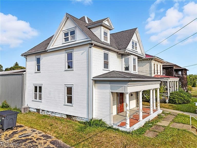 Listing photo 3