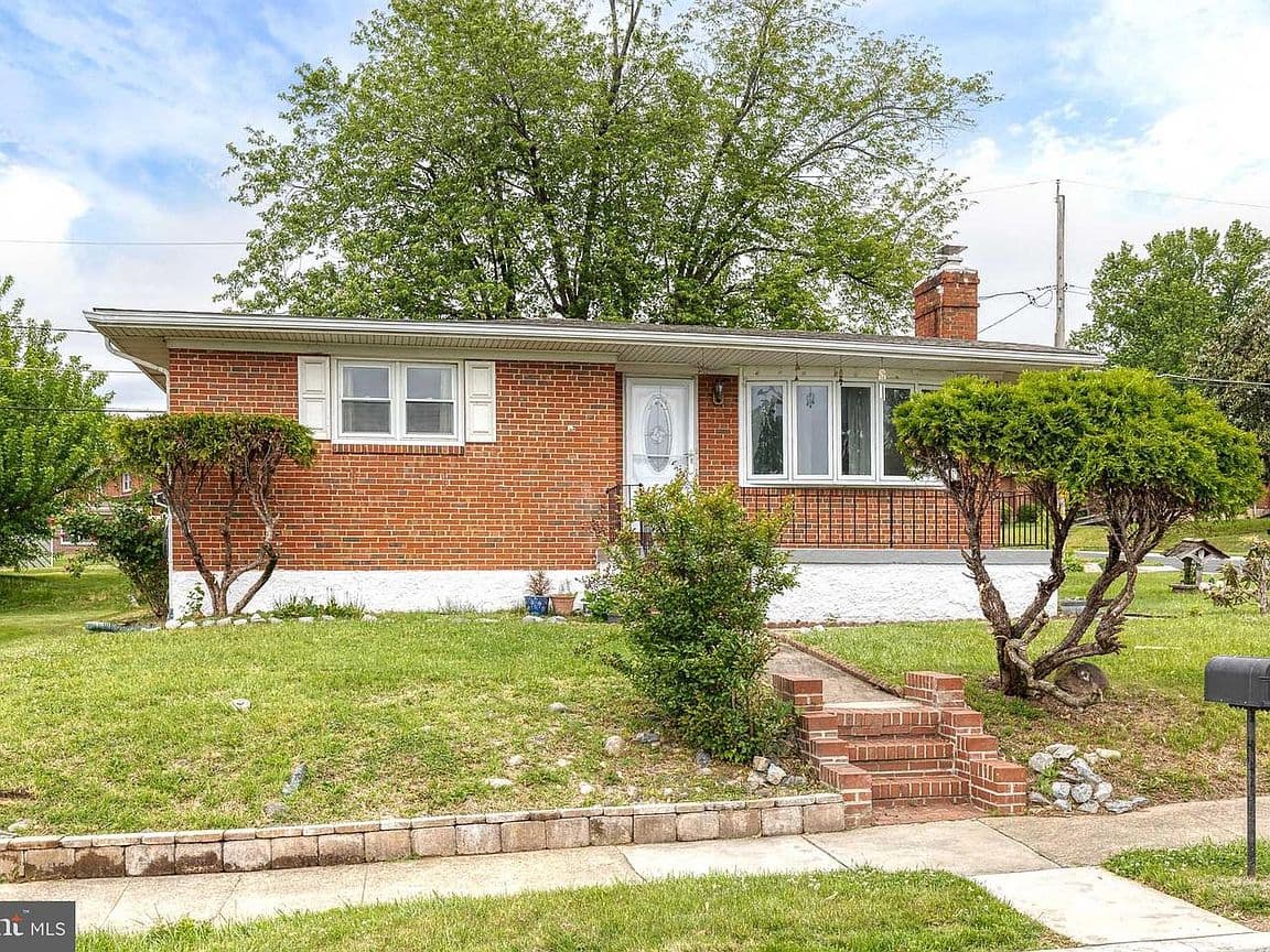 Primary listing photo