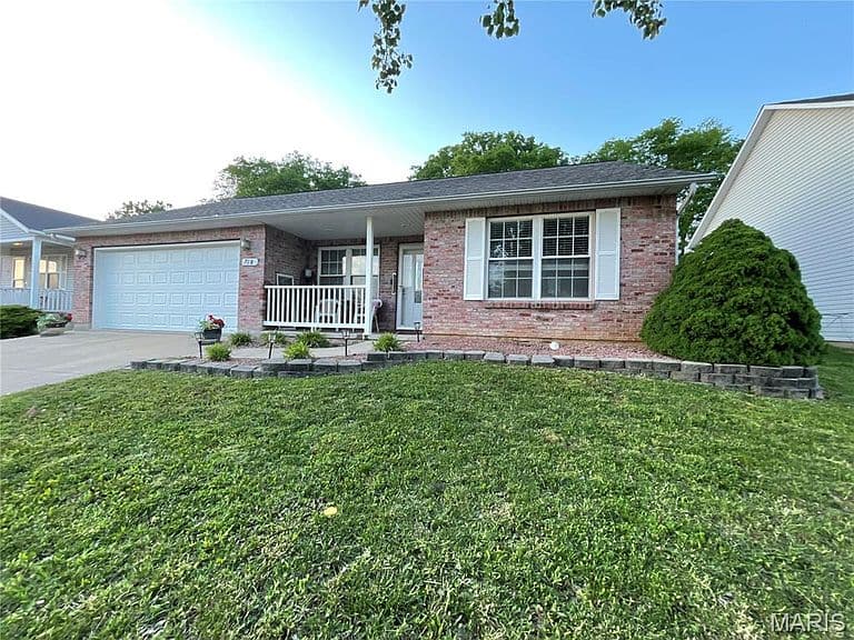 Listing photo 2