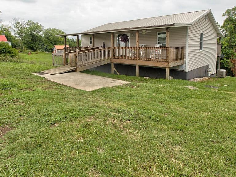 Listing photo 5