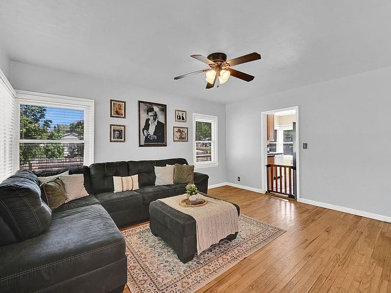 Listing photo 5