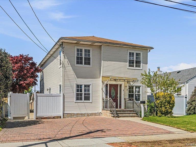 Listing photo 3