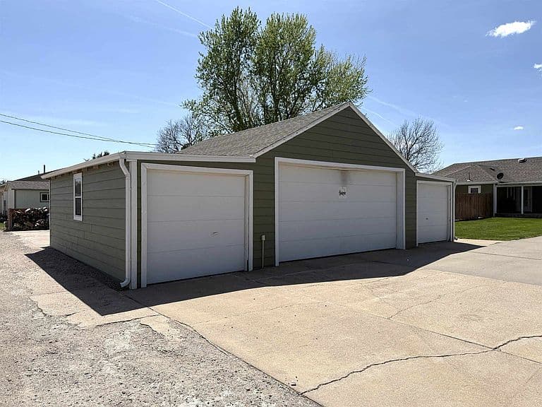 Listing photo 4