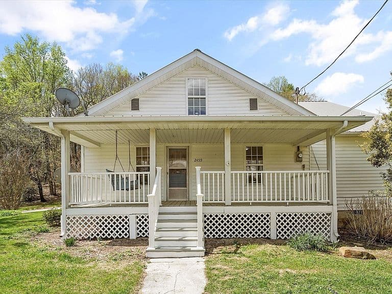 Listing photo 2