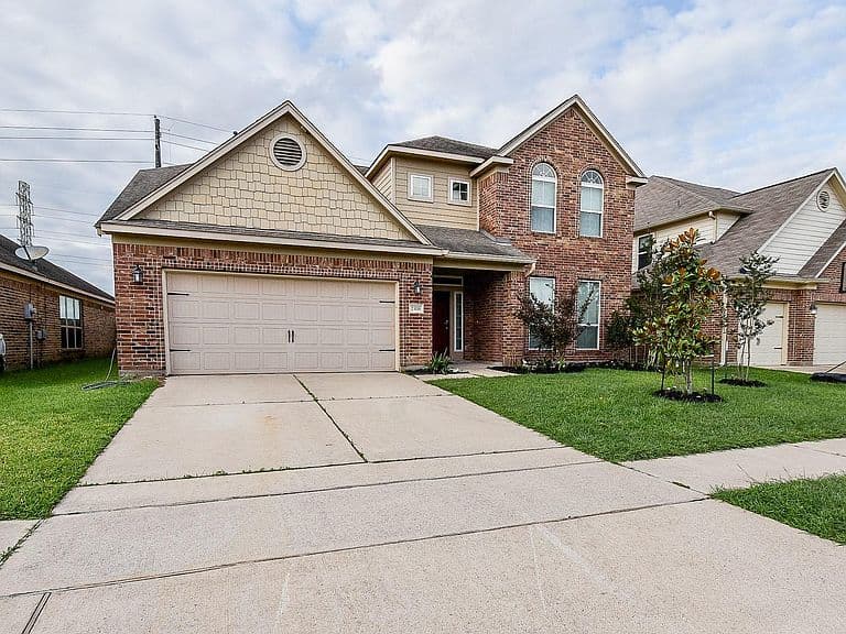 Listing photo 2