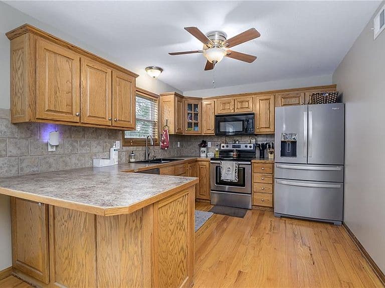 Listing photo 4