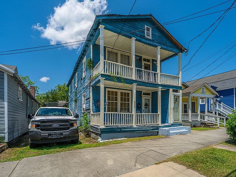 Listing photo 3