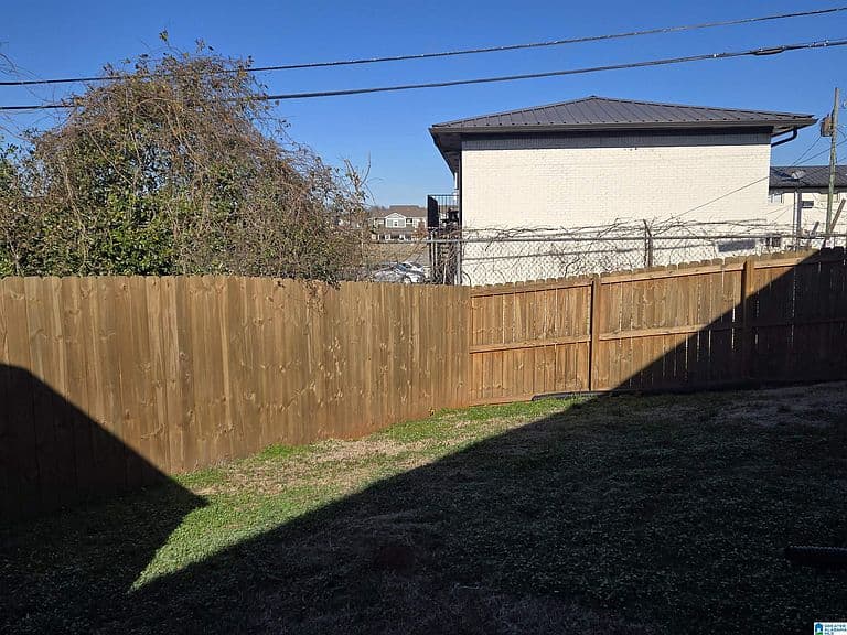Listing photo 5