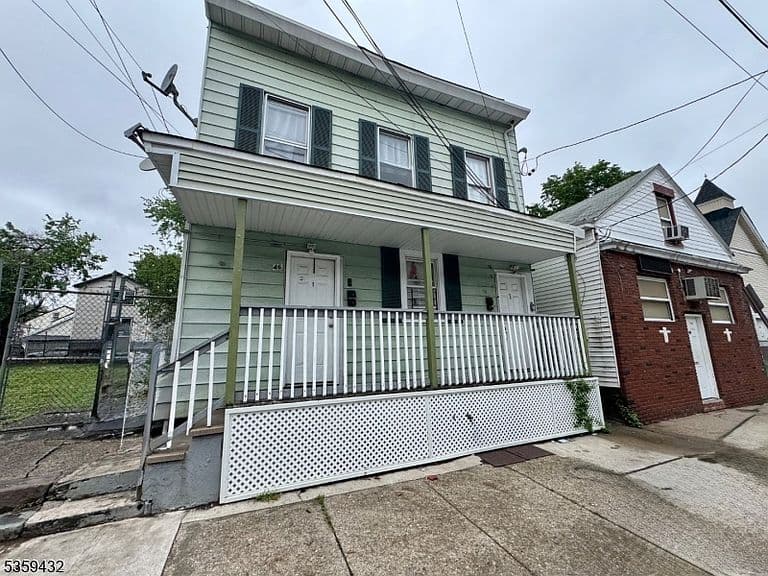 Listing photo 3