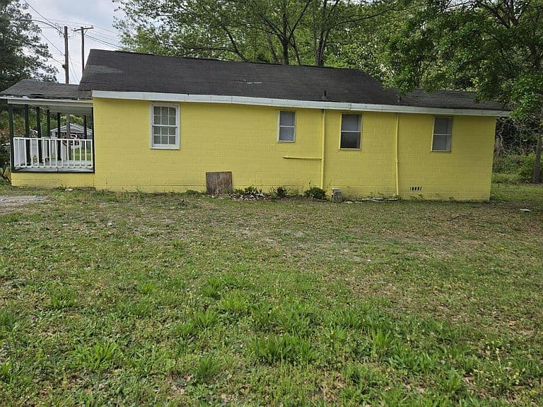 Listing photo 3