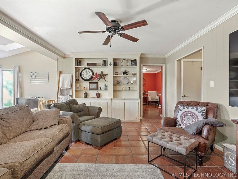 Listing photo 4