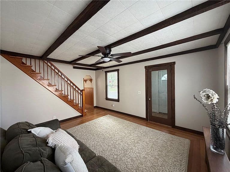 Listing photo 3