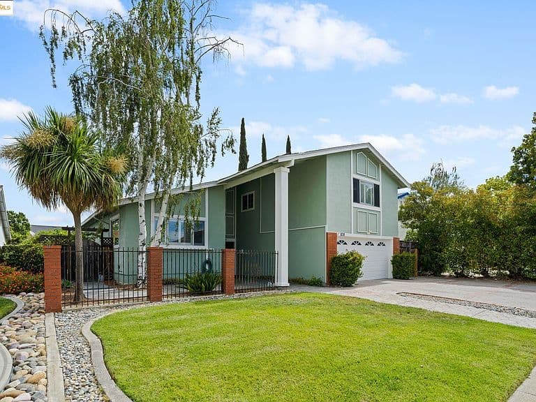 Listing photo 4