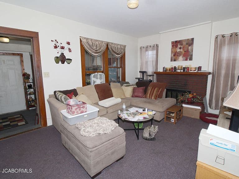 Listing photo 4