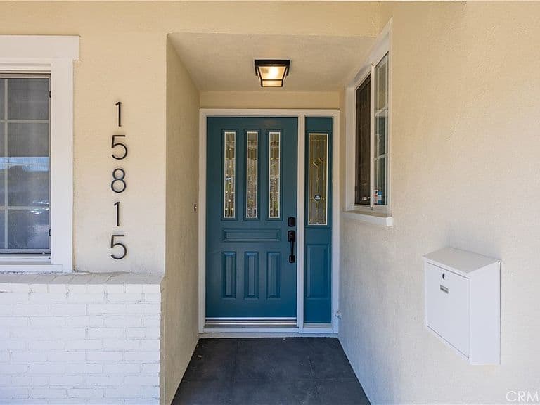 Listing photo 3