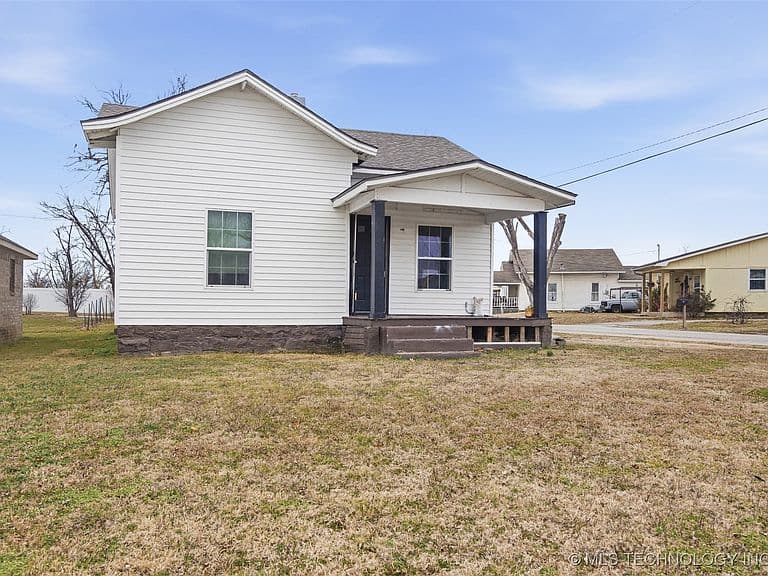 Listing photo 2