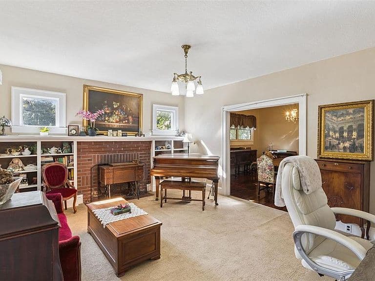 Listing photo 5