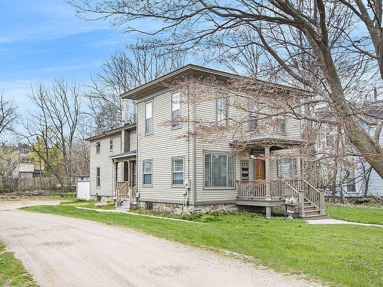 Listing photo 4