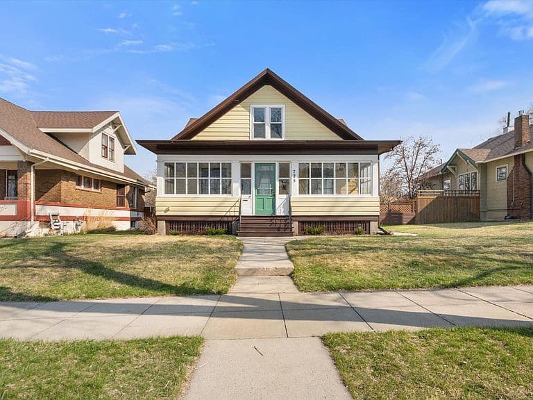 Listing photo 2