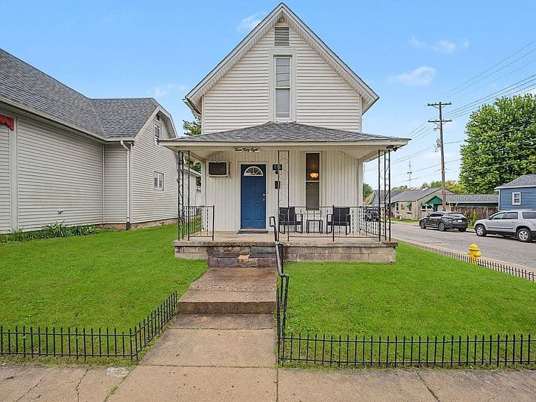 Listing photo 2