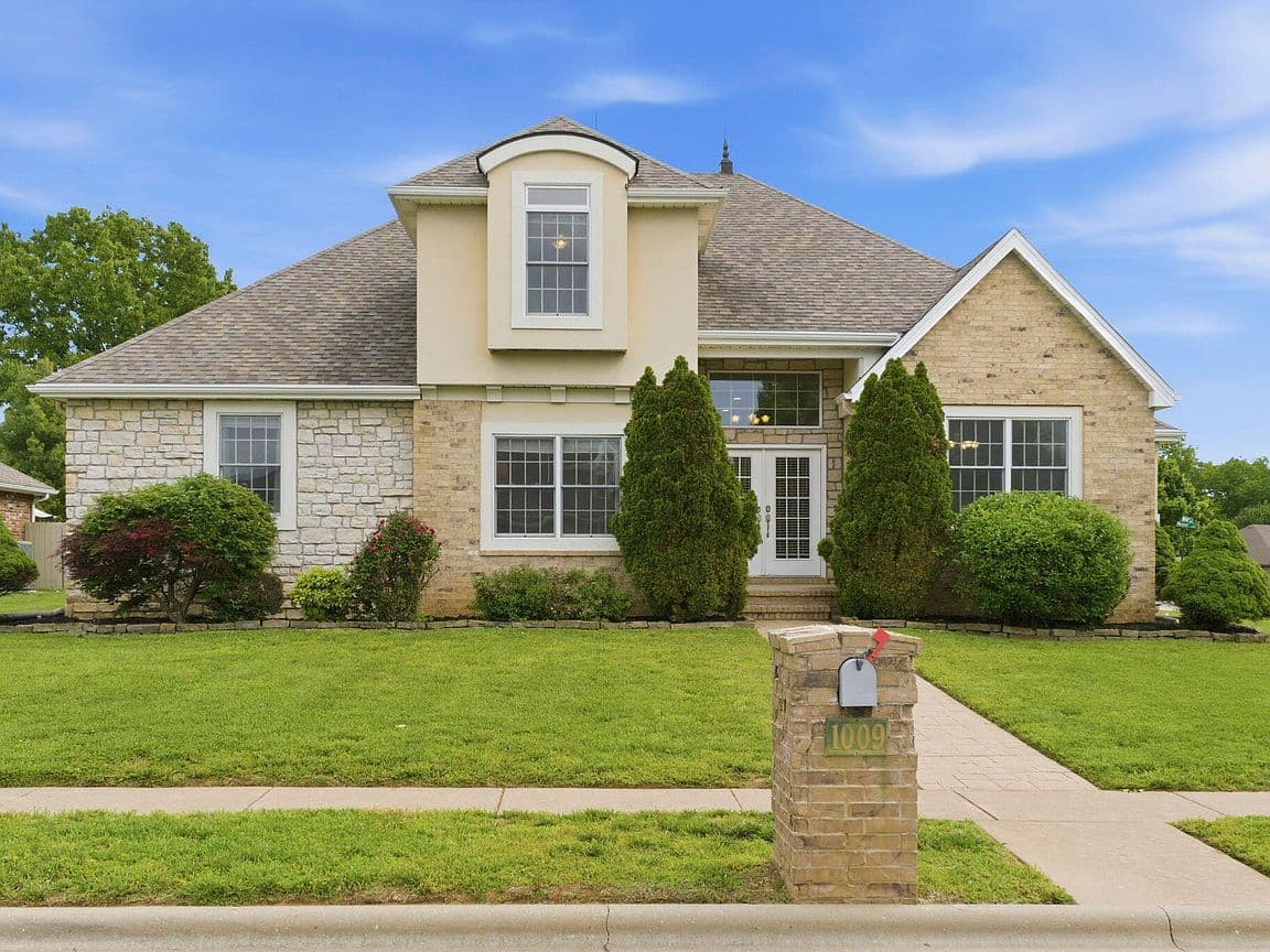 Primary listing photo