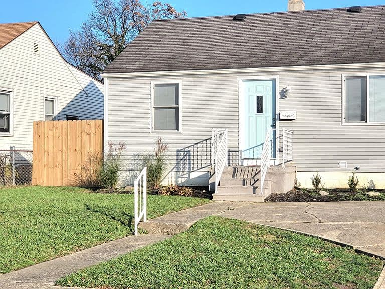 Listing photo 3